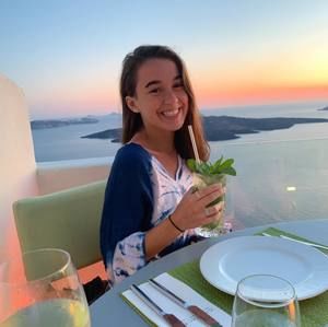 Meet your Posher, Abigail